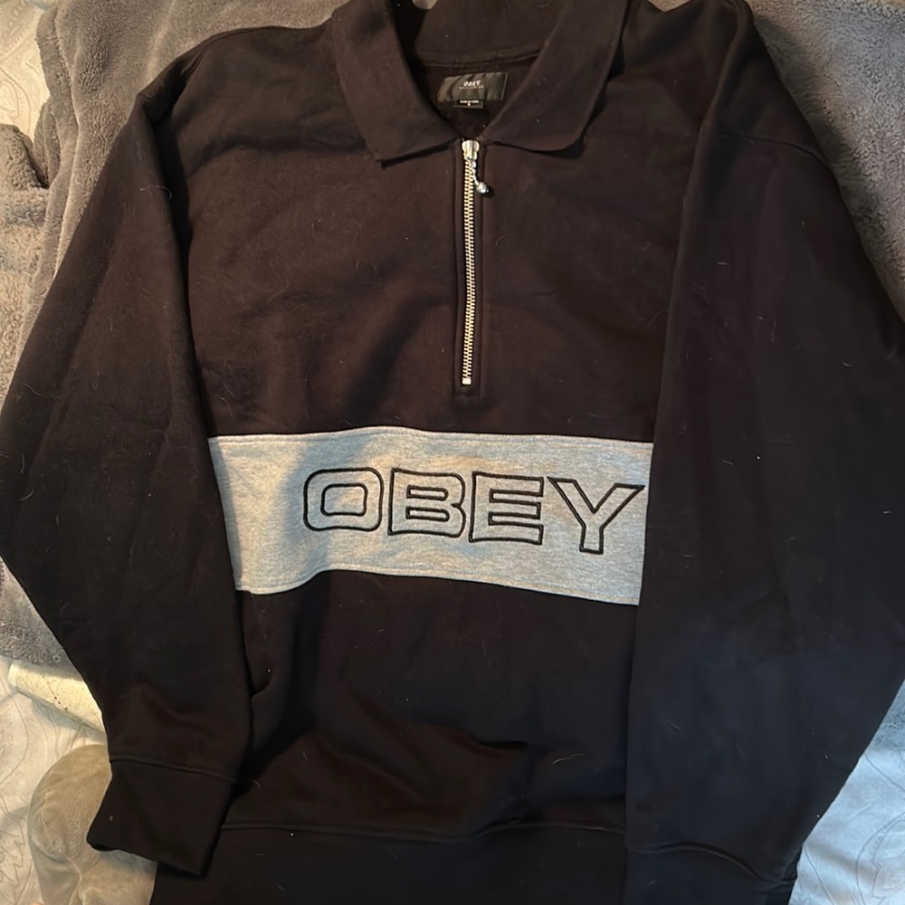 Obey sweatshirt with collar and zip